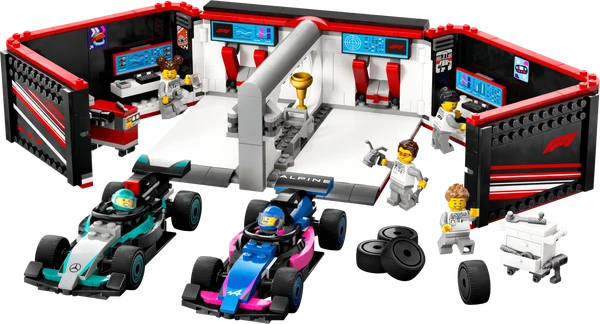 F1®-garage: Mercedes-AMG og Alpine-biler