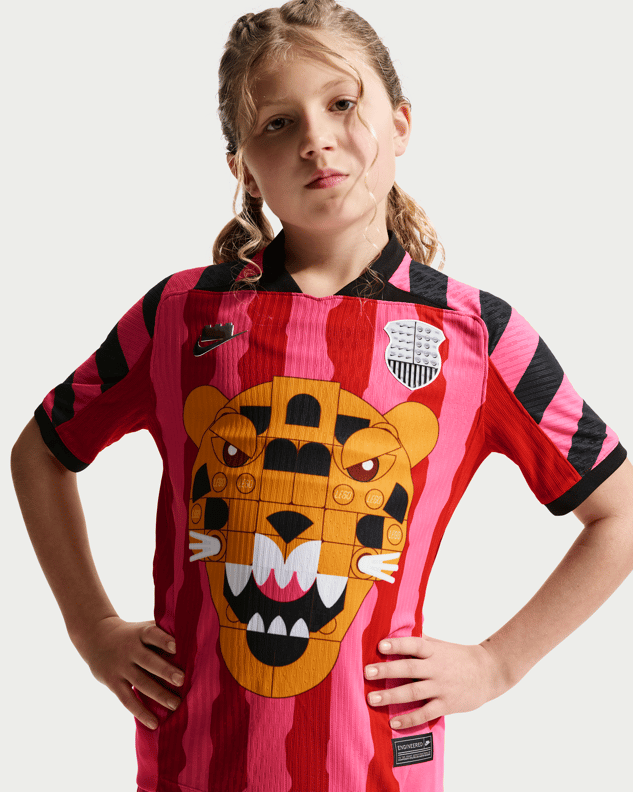 Nike x LEGO® Collection Aero-FIT fodboldtrøje til store børn (5010083)